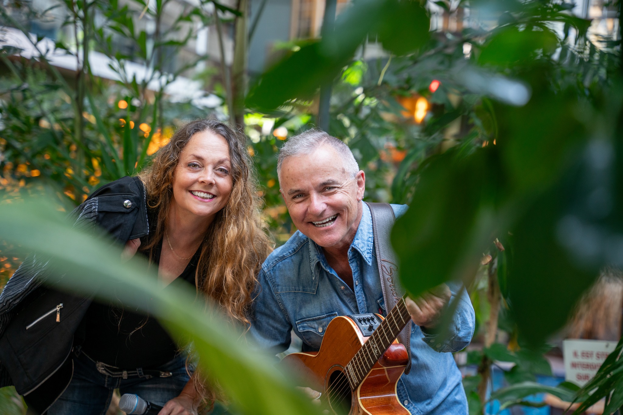 Duo de chansonnier pour événements Monya Mathieu et Gaston Giroux